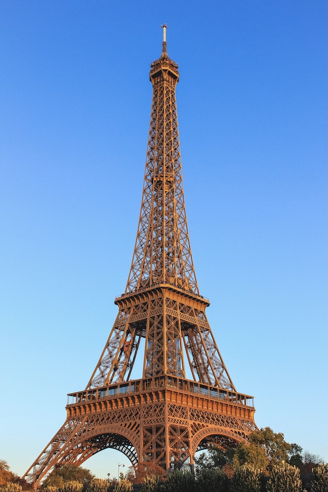 Another similar photo of the Eiffel Tower